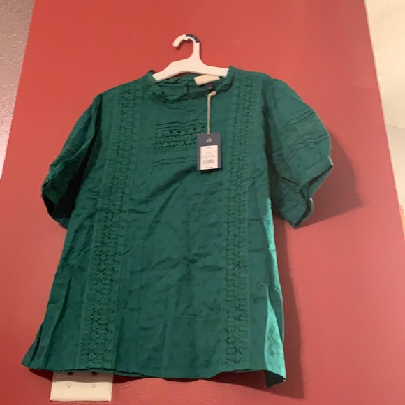 Universal Thread Tops - A green shirt.